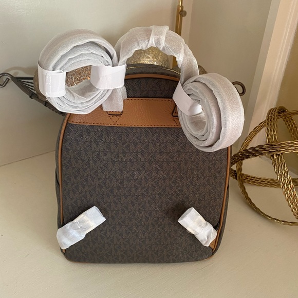 Brand new Micheal kors backpack 🔥👌🏼 - Picture 6 of 7